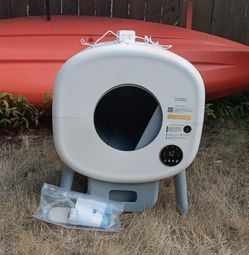 Self-Cleaning Automatic Cat Litter Box. Make an offer, cash talks!