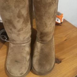 Girl Size UGG 