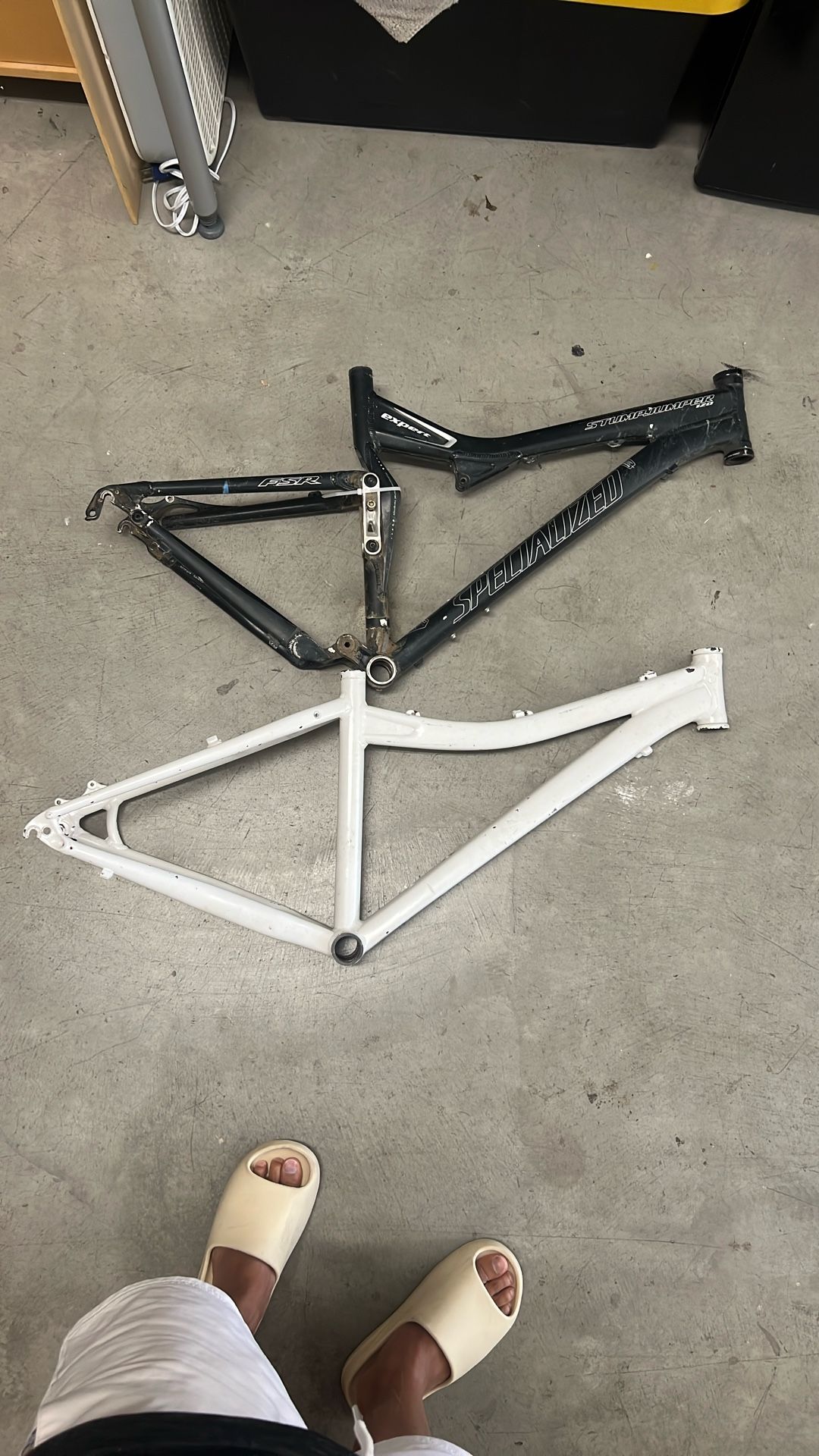 FREE: Specialized Stumpjumper FSR 17" & Rockhopper 15" Frame