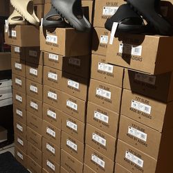 Yeezy slides SIZES 4-13