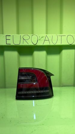 2021 2022 2023  TESLA MODEL X Right Passenger Side Quarter Panel / Outer Tail Light OEM1565497-00-C