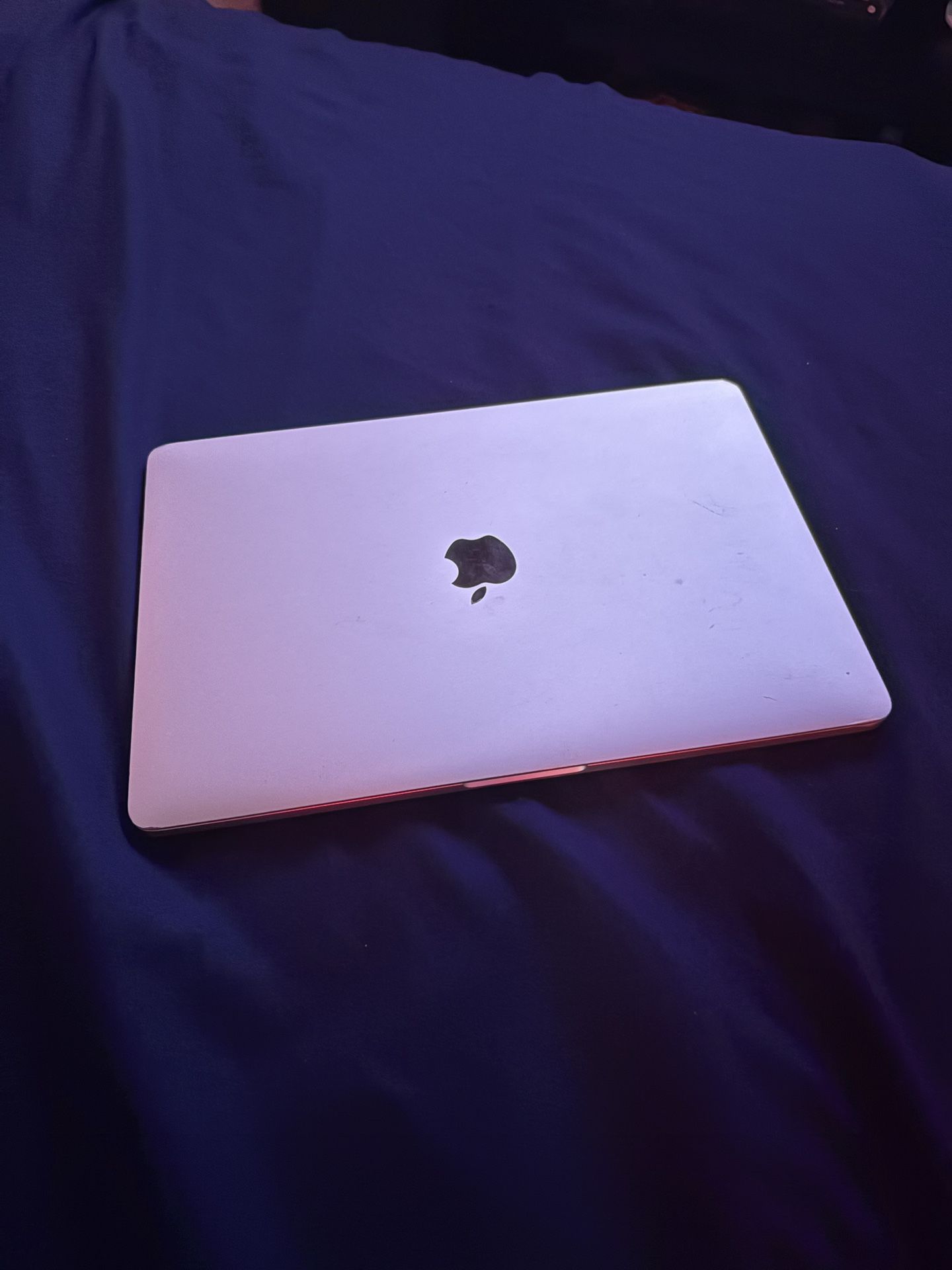 Apple MacBook Pro
