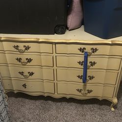 Set dresser