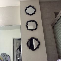 framed mirror set