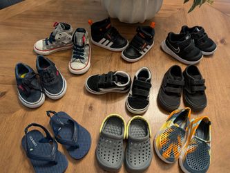 Toddler shoes Size 5