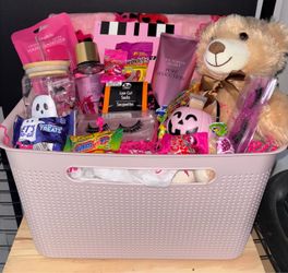 Women Boo Basket