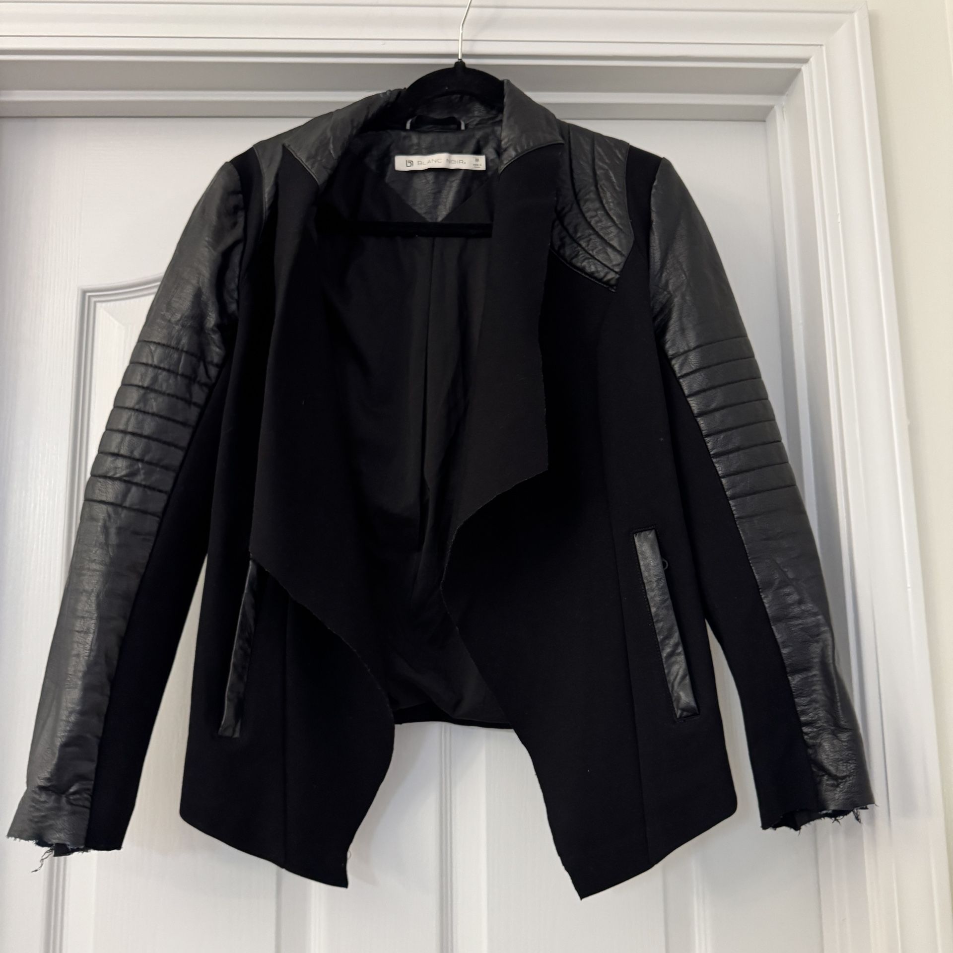 Blanc Noir Moto Jacket Women’s M – Black Mixed Media Faux Leather – Peeling Collar