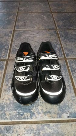 Cycling Shoes. Pearl Izumi size 13