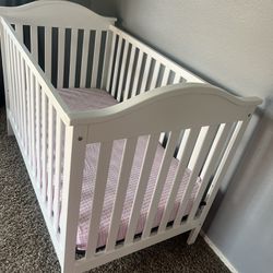 Crib With Matching Rocking Chair 