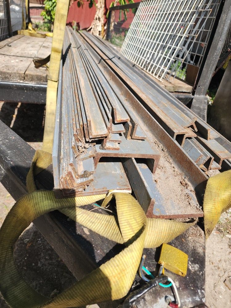 Angle Steel 1 1/2×1 1/2 × 1/4 20ft