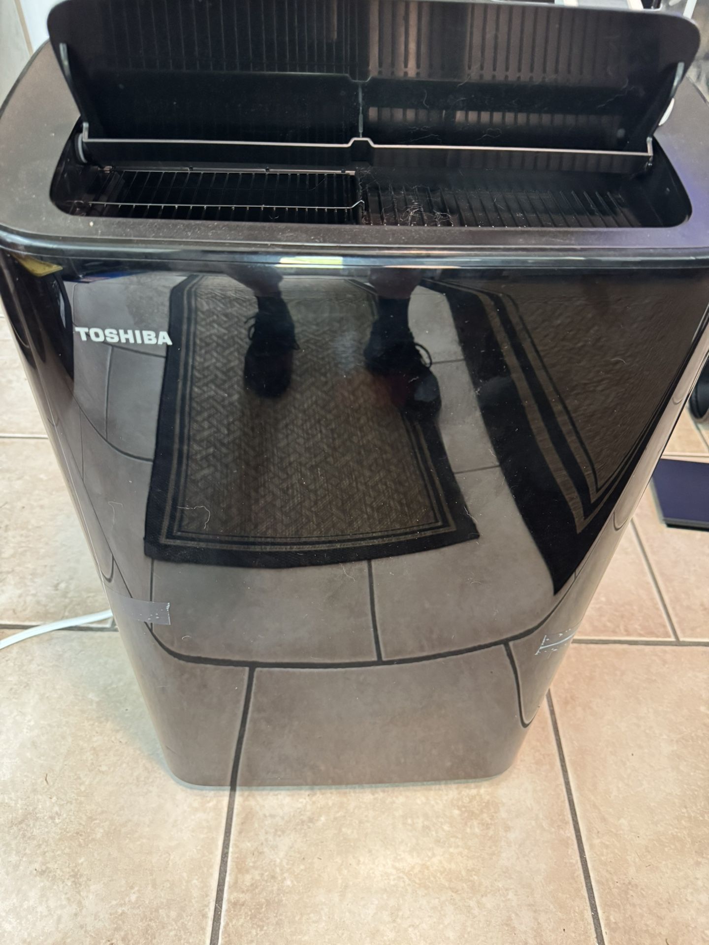 Toshiba 10,000 BTU 115 volt WiFi portable air conditioner