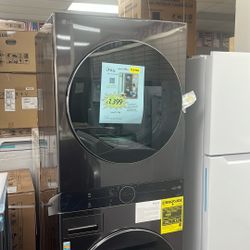 WashTower Gas New Open Box 