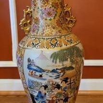 ** Elegant Oriental-Asian Ceramic Floral Vase ** Super Sale