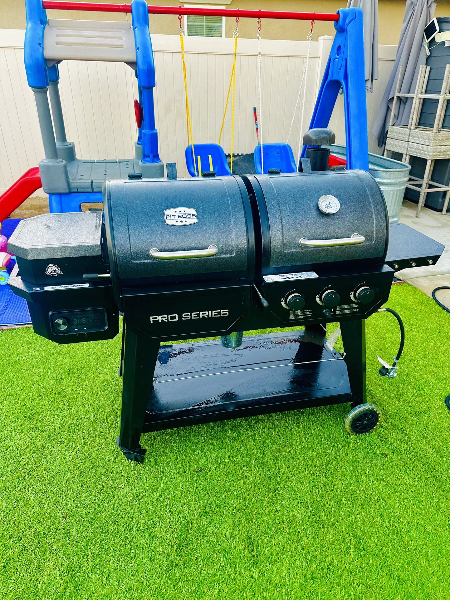 BBQ Grill And Smoker ( Like New )  I PAID Double That And We Only Use Five Times, My Lost Your Game!!