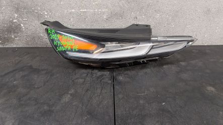 2019-2020 HYUNDAI SANTA FE RIGHT HEADLIGHT OEM USED #11424
