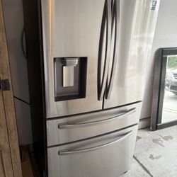 23 cu. ft. Counter Depth 4-Door French Door Refrigerator with FlexZone™ Drawer in Stainless Steel