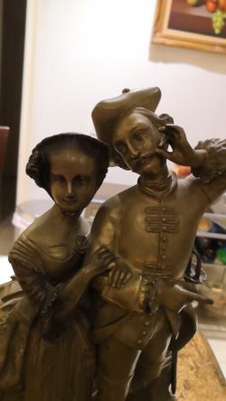 Statue of man and woman