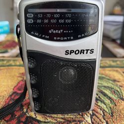 AM / FM Potable Emergency Radio