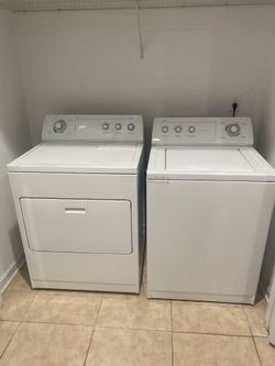 Washer and dryer Set Works perfectly fine just old