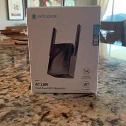 Brand New Dual Band Wi-Fi Repeater