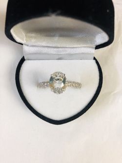 Beautiful white sapphire solitaire ring (10)