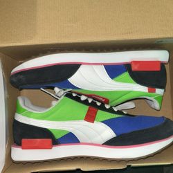 Size 9 Pumas Shoes Men’s 