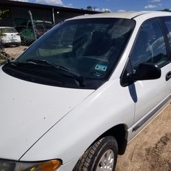 1999 Plymouth Voyager