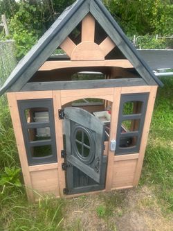 Kids play house