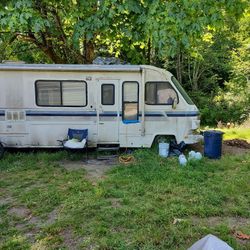 90 Suncrest Motorhome 33ft