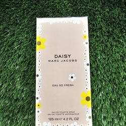 Perfumes Marc Jacobs Daisy 4.2oz $85