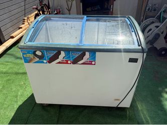 COMMERCIAL FREEZER