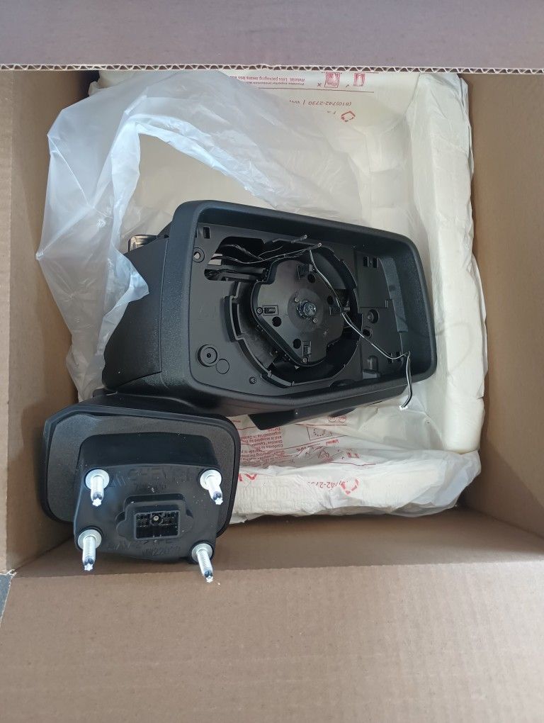 24 Chevy Silverado Mirror