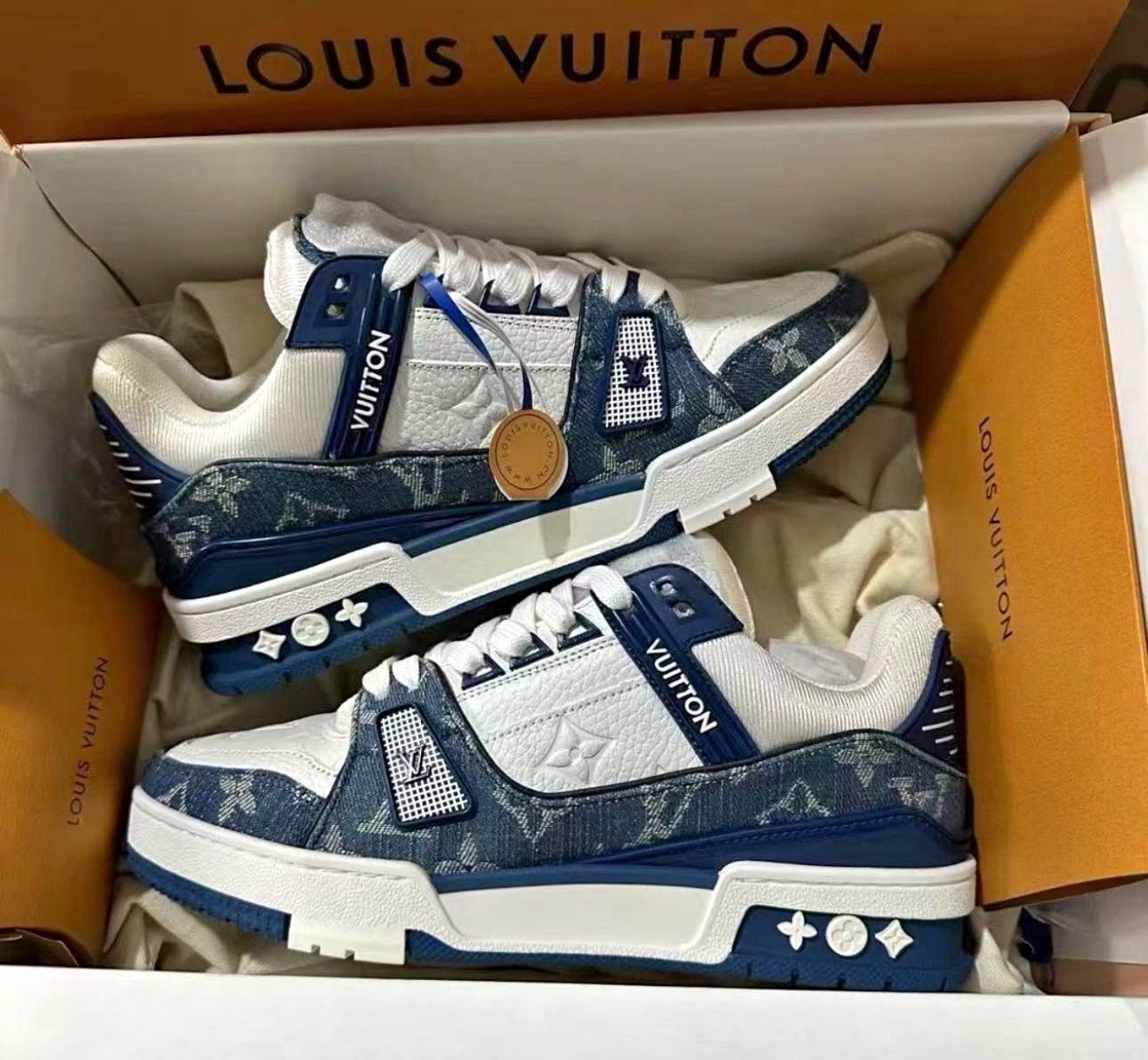 🔥 HOT SALE – LV SHOES FOR MEN & WOMEN 🔥