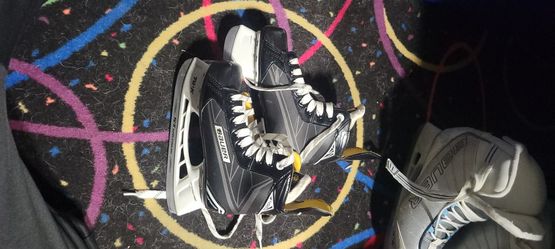 Bauer Kids Skates Size 4.5