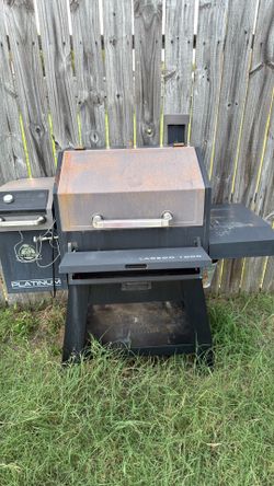 Pit Boss Platinum Laredo 1000 Sq. in. Wood Pellet Grill and Smoker