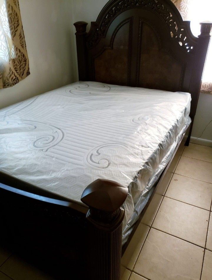 NEW QUEEN MATTRESS. Bed frame is not available. Take it home the same day 👍