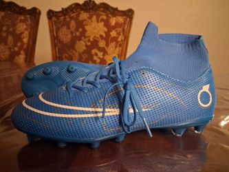Soccer cleats us size 9