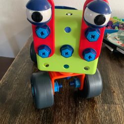 I Play Toy From Thinker Toys 