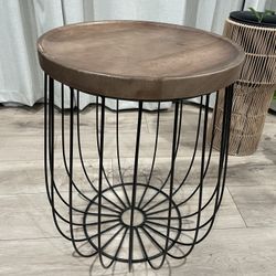 16” Round Coffee Table 