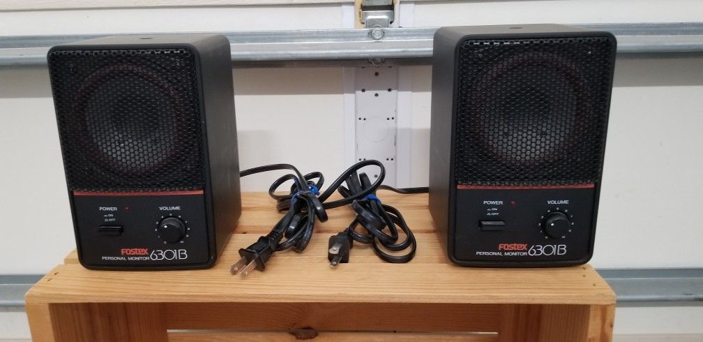 Fostex 6301B Series 10W Personal Speaker Monitor Pair in Like New Operation and Cosmetically. They sound Great