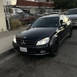 W204 Gloss Black Grille 2008-2014