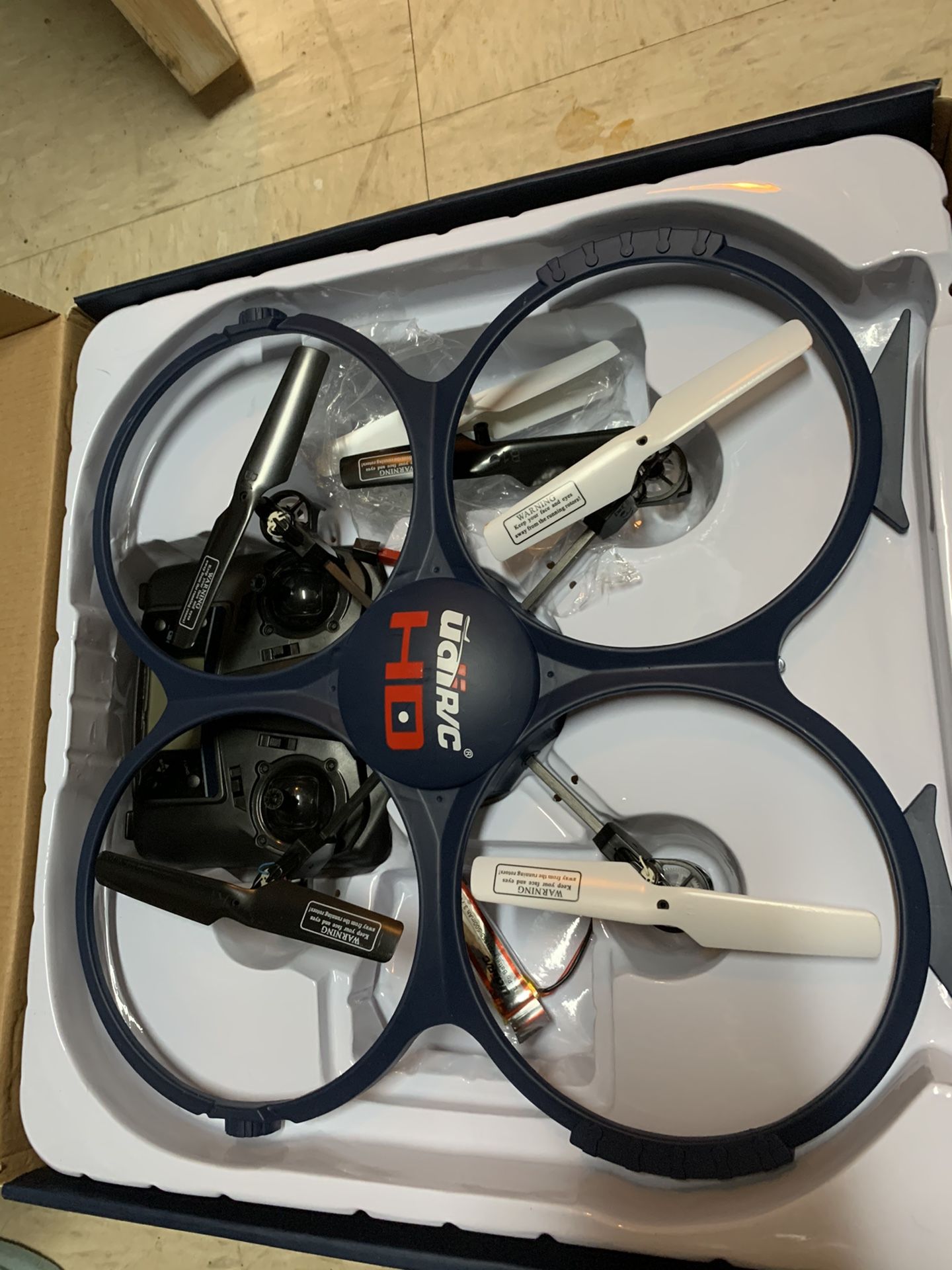 Discovery Drone With Controller And 2 Batteries