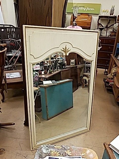 Large Thomasville French provincial cream painted with gold accent mirror