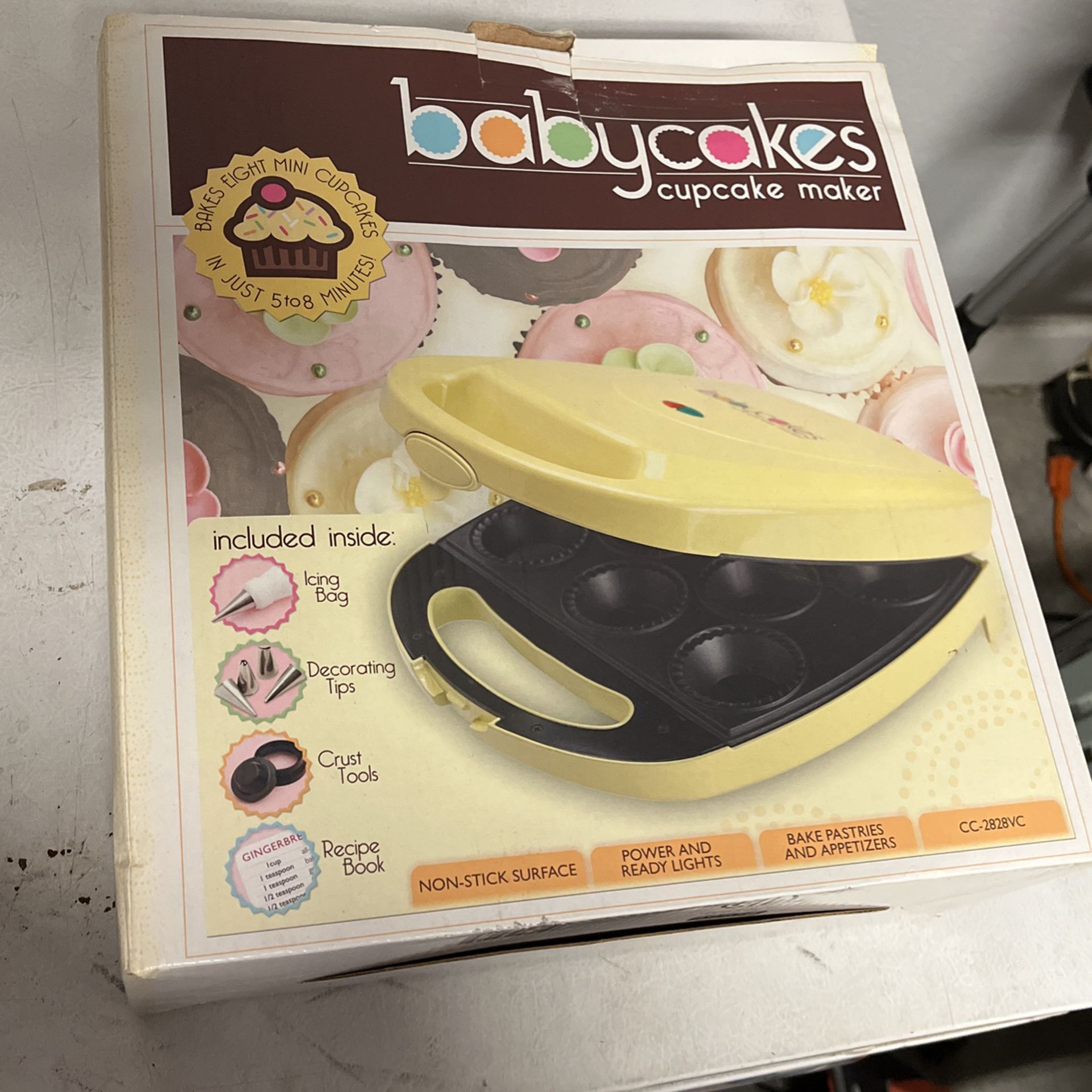 New Baby Cakes Cupcake Maker 