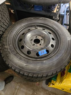 Tires and wheels from 2017 Toy. Rav 4