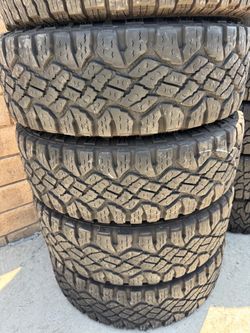 285/75r18 Goodyear tires en Excelentes Condiciones de Vida las 4
