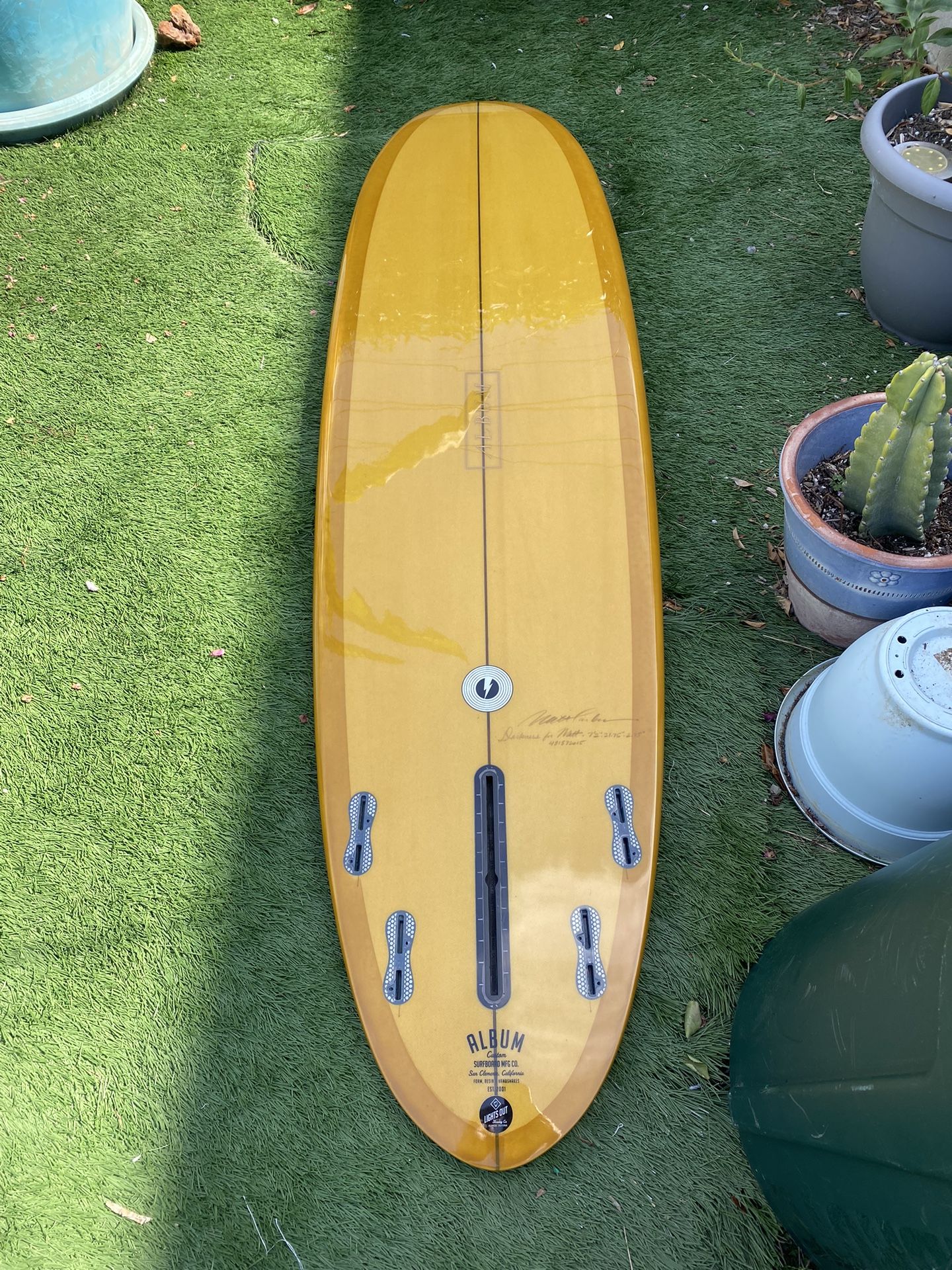 Album Darkness 7’2” surfboard, Excellent Condition with extras