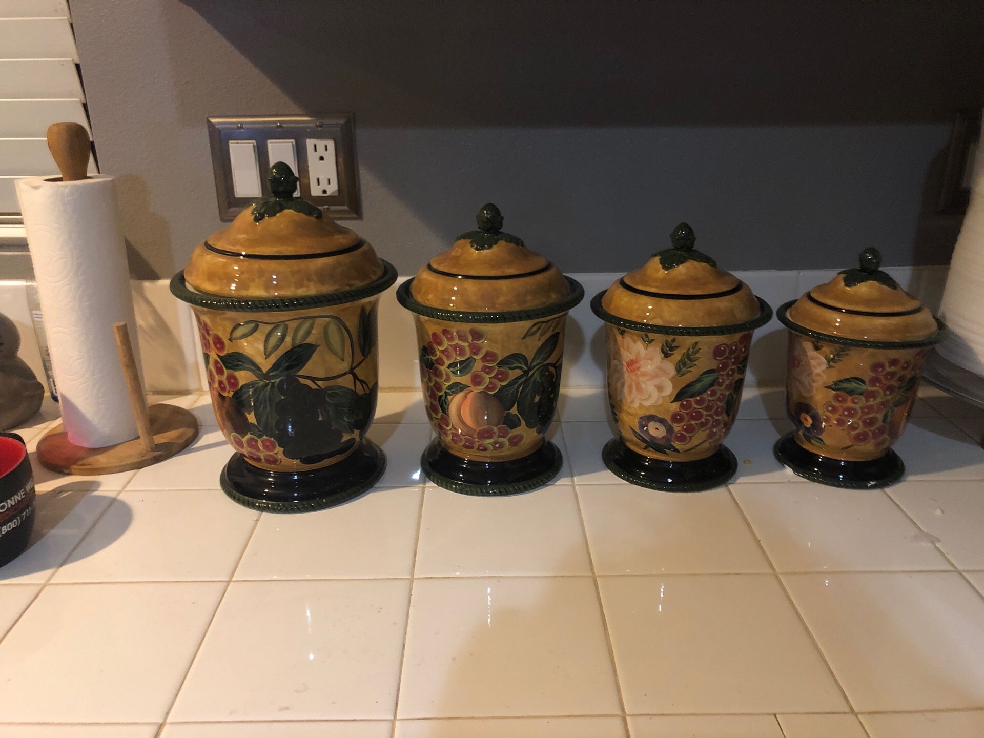 Kitchen Storage canisters of 4
