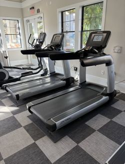 Life Fitness Elevation Series Treadmill Inspire Console