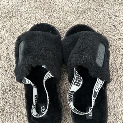 Black UGG slippers size 6 